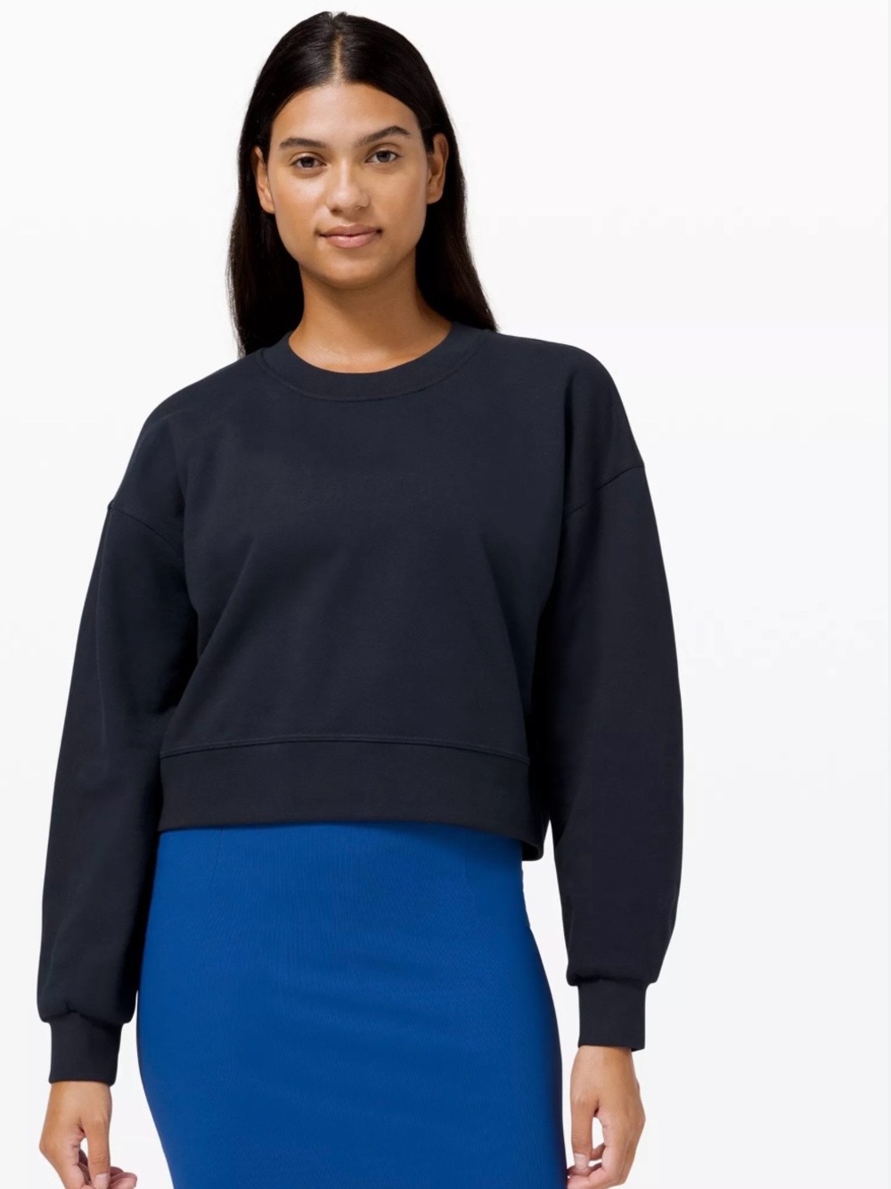 Lululemon Perfectly Oversized Crop Crew
True Navy W3EBES fits a small 4 or 6